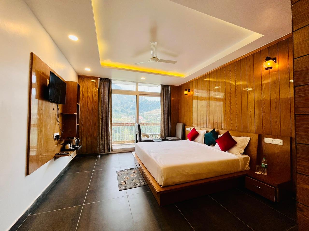 Luxury Room - Hotel The Crown Dharamshala